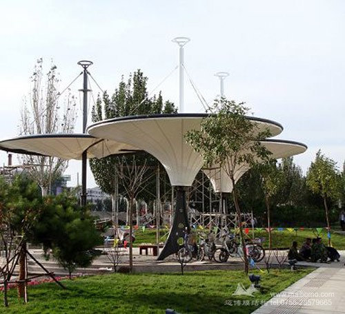 鳳凰廣場(chǎng)張拉膜結(jié)構(gòu)項(xiàng)目